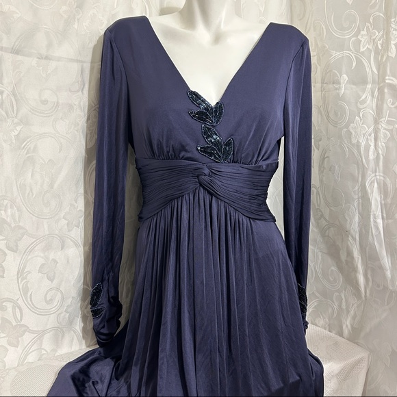 BCBG MaxAzria Navy Jersey V-Neck Long Sleeve Dress - Picture 4 of 9